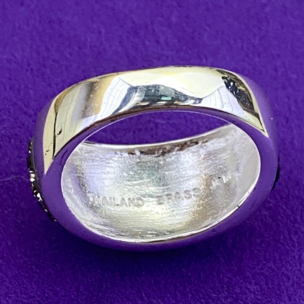💛 Silver Brass Crystal Pavé Dome Ring | Black Floral Accent Statement Ring - Picture 4 of 9